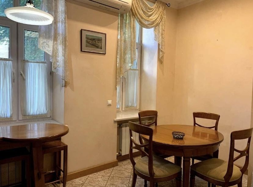 Продажа 2к квартиры в Киеве,  Банковая ул., 1/10 4