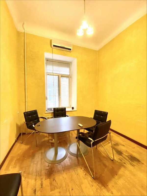 Продажа 2к квартиры в Киеве,  Трехсвятительская ул., 11