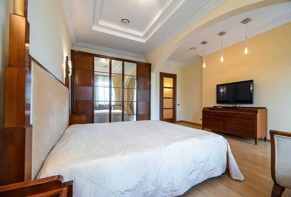 Продажа 4к квартиры в Киеве,  Рейтарская ул., 4 6