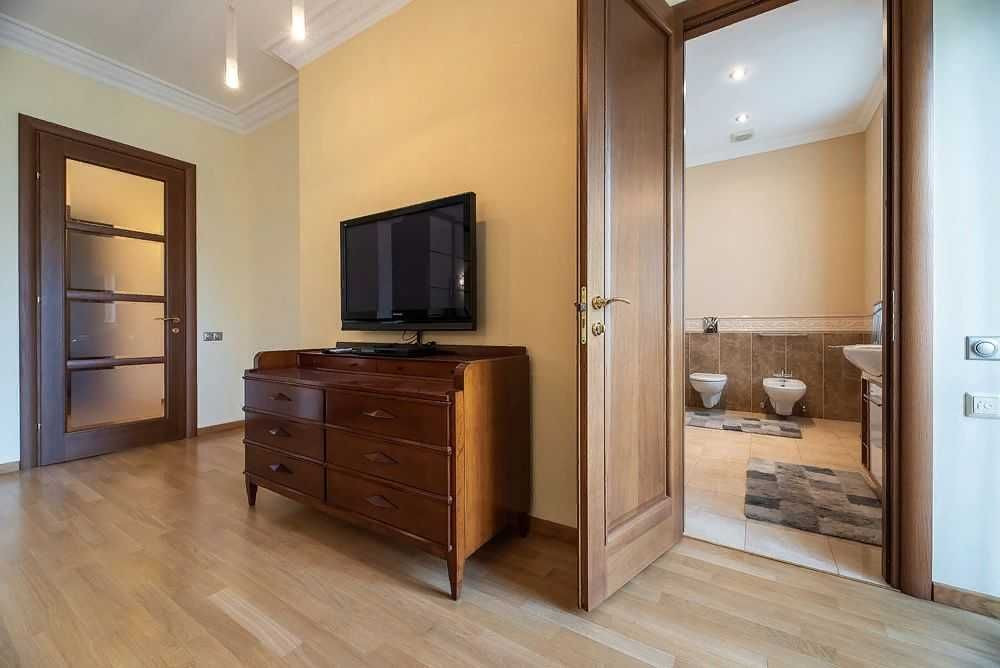 Продажа 4к квартиры в Киеве,  Рейтарская ул., 4 7