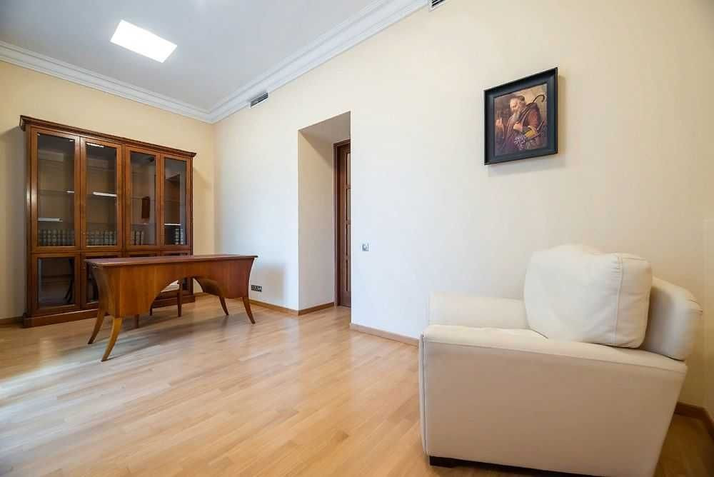 Продажа 4к квартиры в Киеве,  Рейтарская ул., 4 8