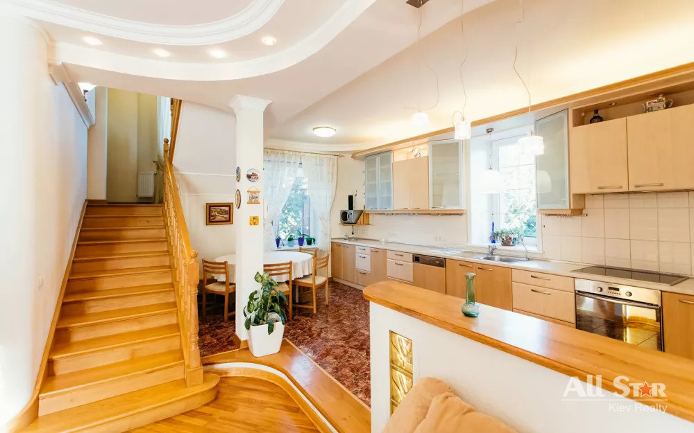 Аренда 5к дома в Киеве,  Патриотов ул., 1