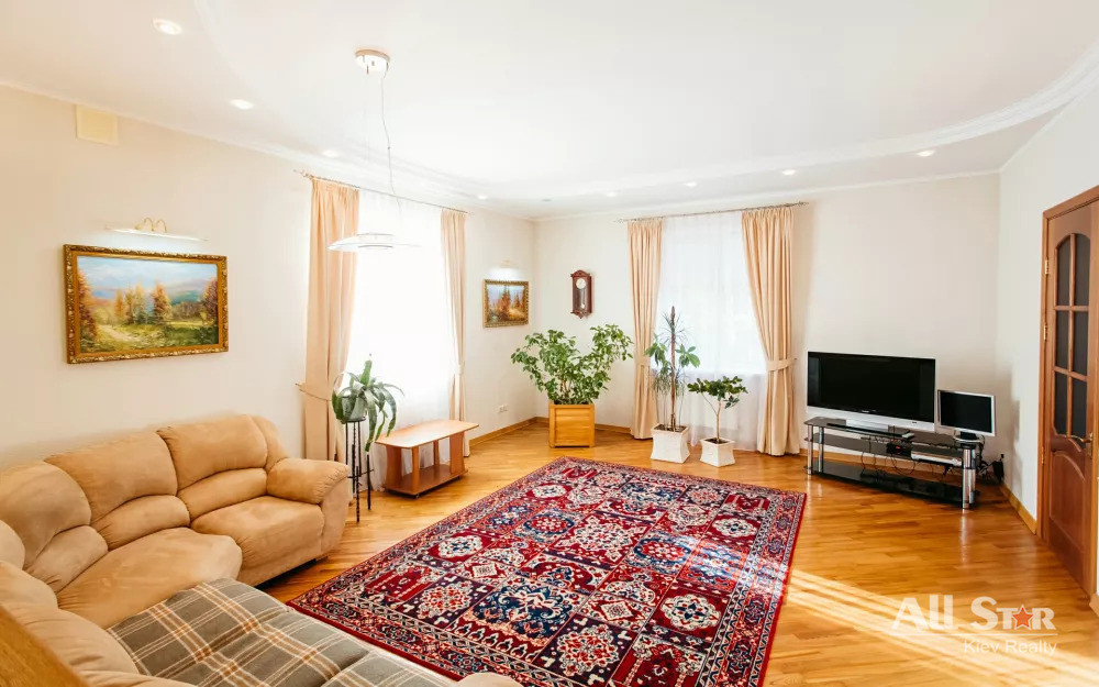 Аренда 5к дома в Киеве,  Патриотов ул., 3