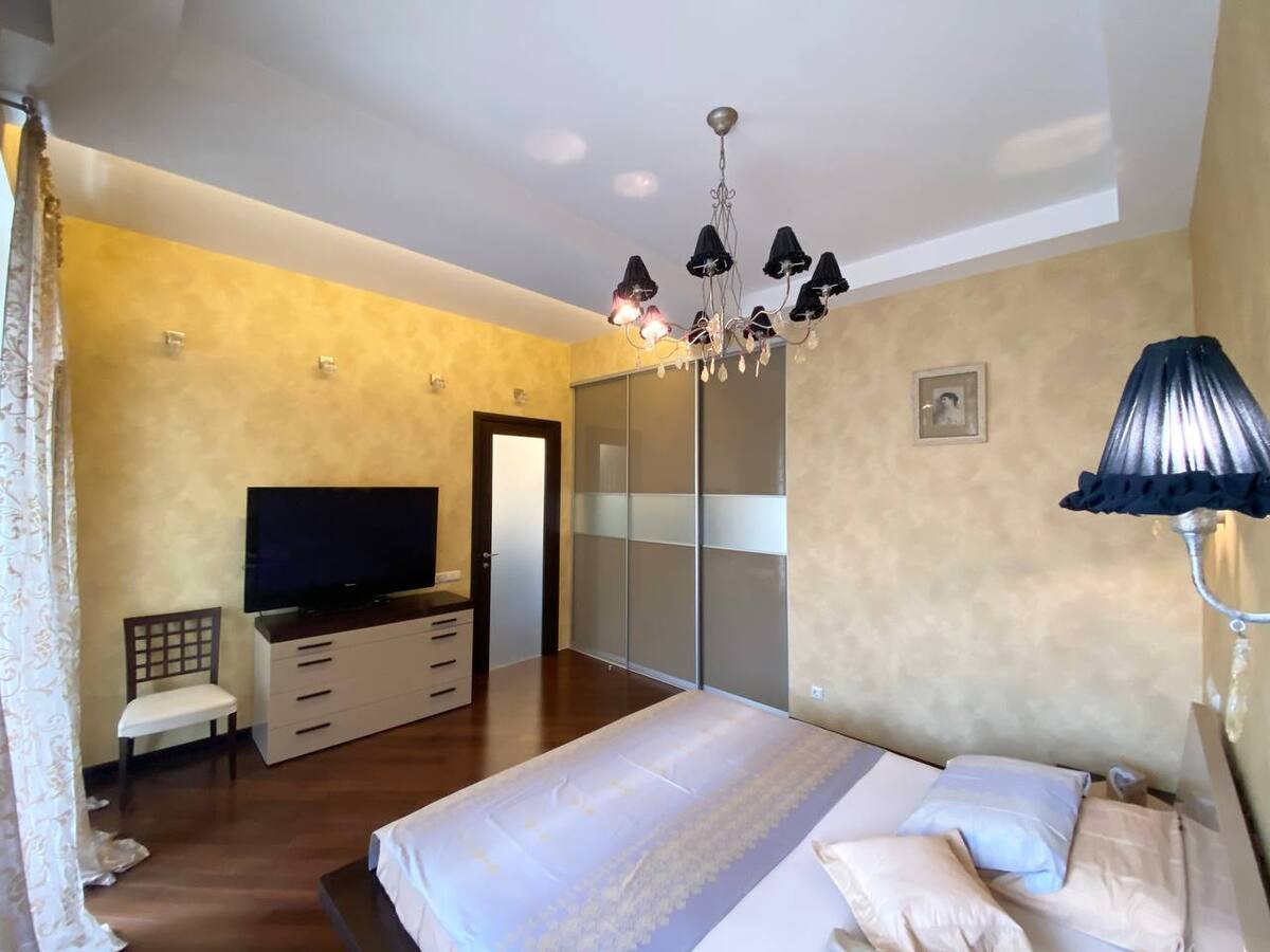 Аренда 3к квартиры в Киеве, Круглоуниверситетская ул., 22 24