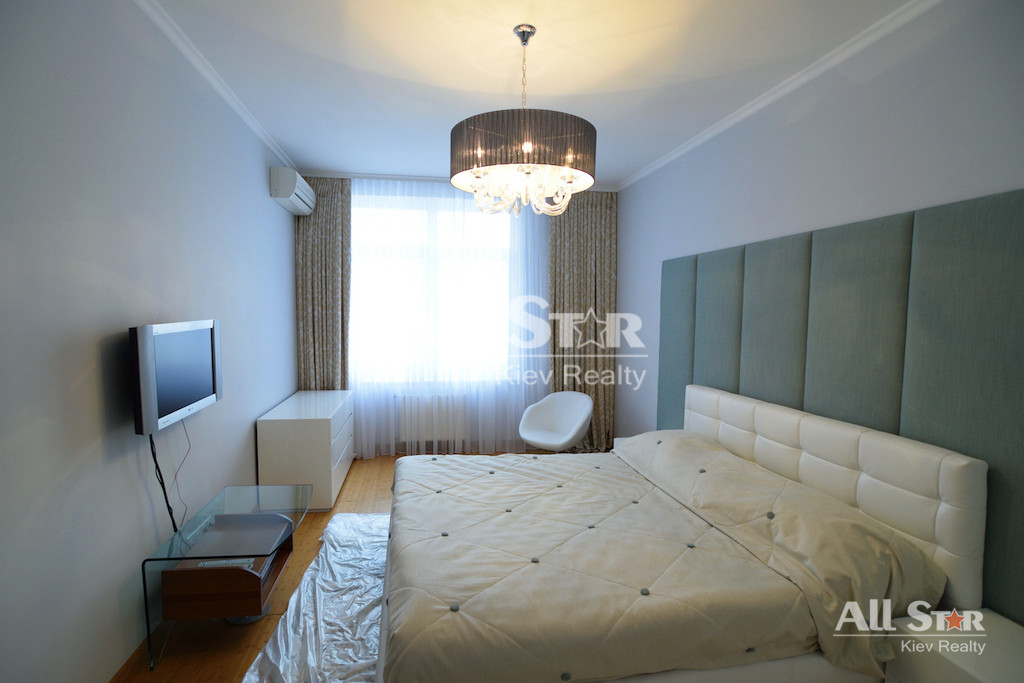 Аренда 4к квартиры в Киеве,  Круглоуниверситетская ул., 3-5 12