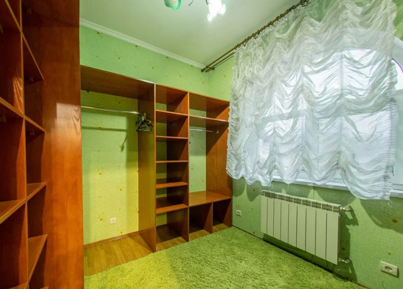 Аренда здания в Киеве, Ахтырская ул., 11