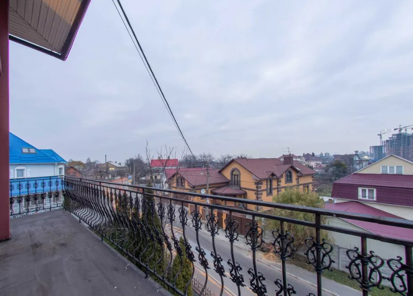 Аренда здания в Киеве, Ахтырская ул., 17