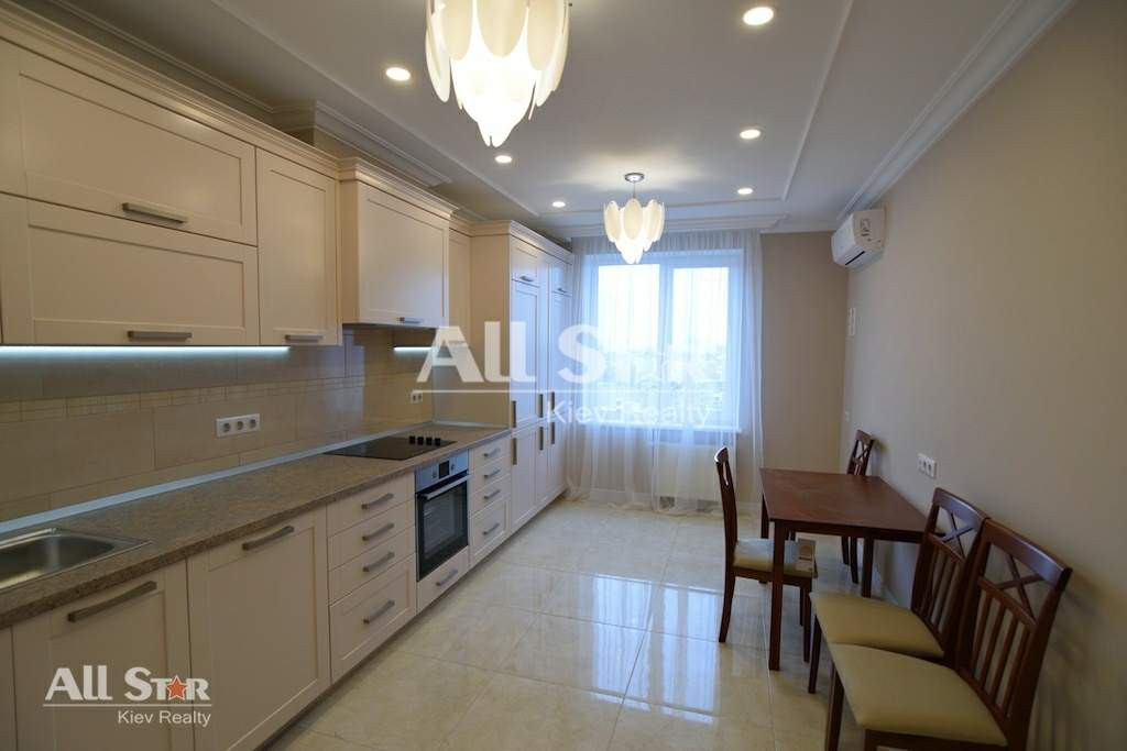 Продажа 4к квартиры в Киеве,  Дмитриевская ул., 75 0