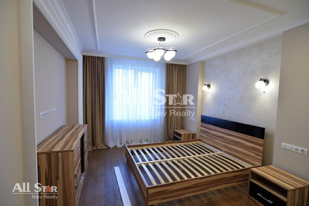 Продажа 4к квартиры в Киеве,  Дмитриевская ул., 75 4