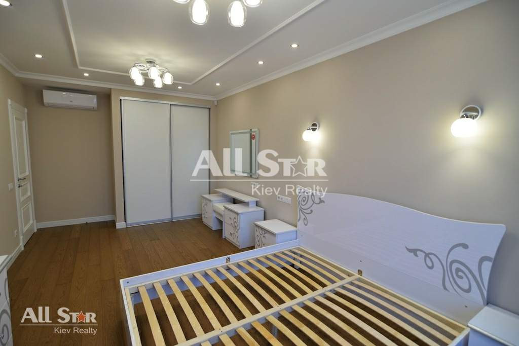 Продажа 4к квартиры в Киеве,  Дмитриевская ул., 75 13