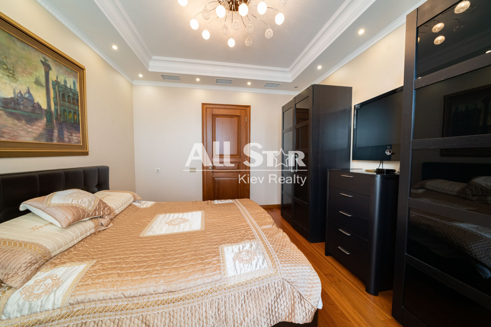 Продажа 5к квартиры в Киеве,  Московская ул., 46/2 13