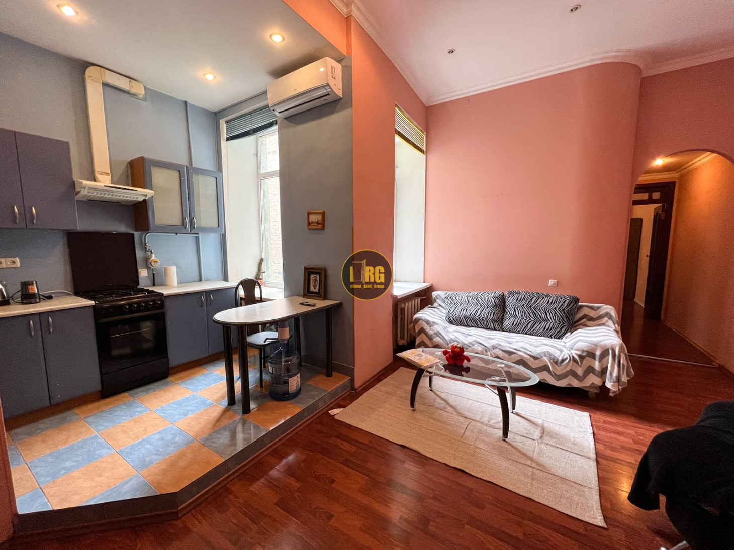 Продажа 3к квартиры в Киеве, Малая Житомирская ул., 7 0