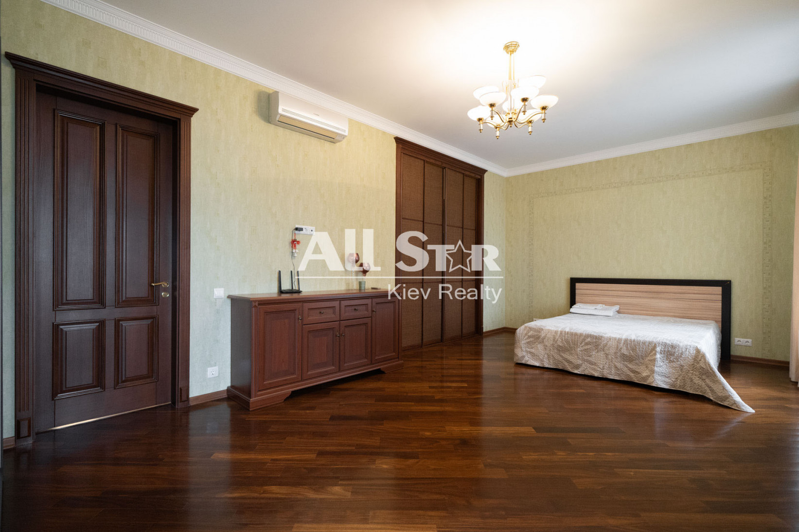 Аренда 4к квартиры в Киеве,  Круглоуниверситетская ул., 3-5 1