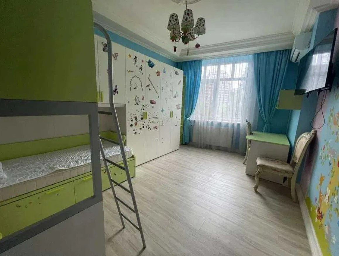 Аренда 3к квартиры в Киеве,  Старонаводницкая ул., 6Б 15