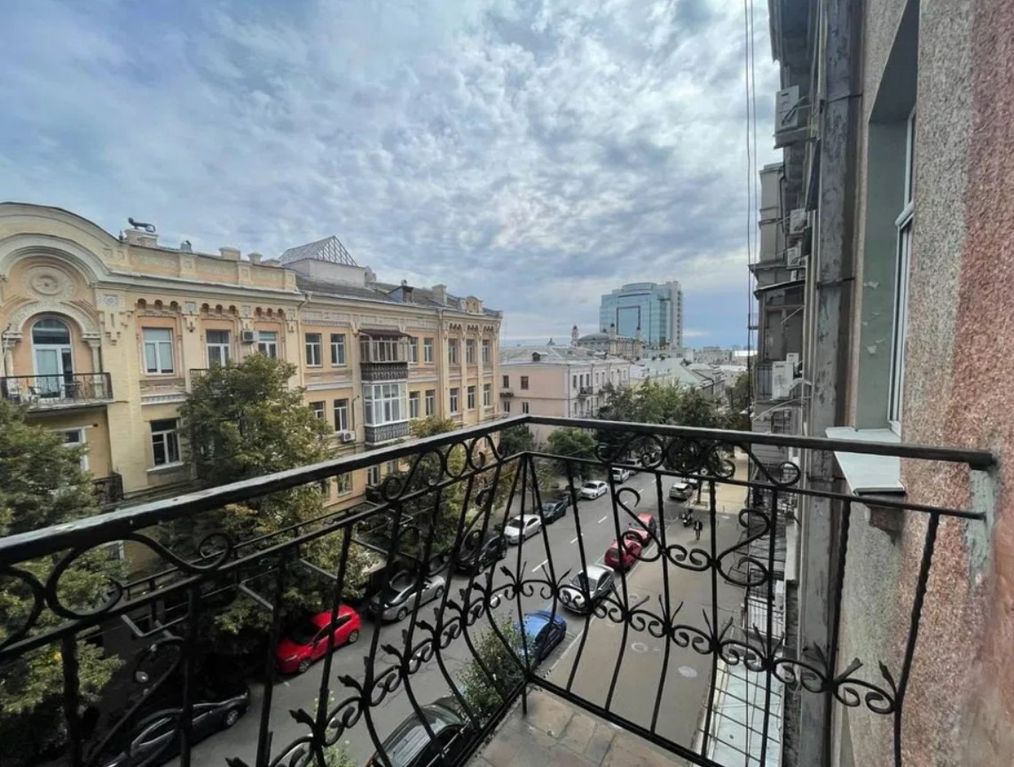 Продажа 2к квартиры в Киеве,  Лысенко ул., 2