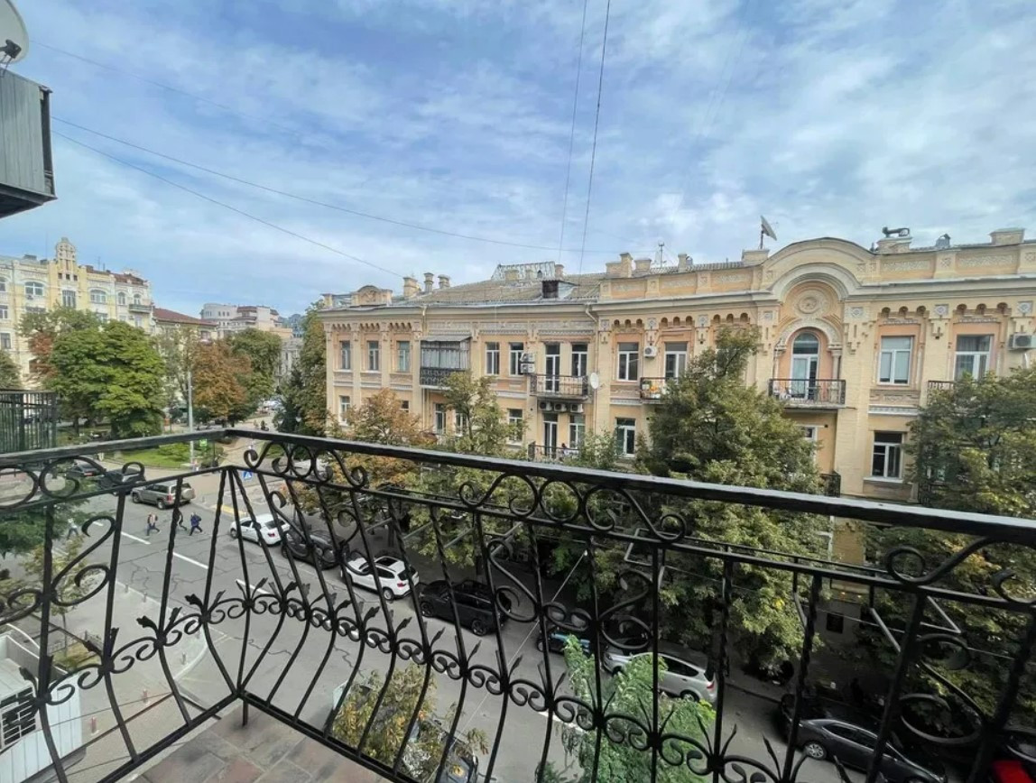 Продажа 2к квартиры в Киеве,  Лысенко ул., 3