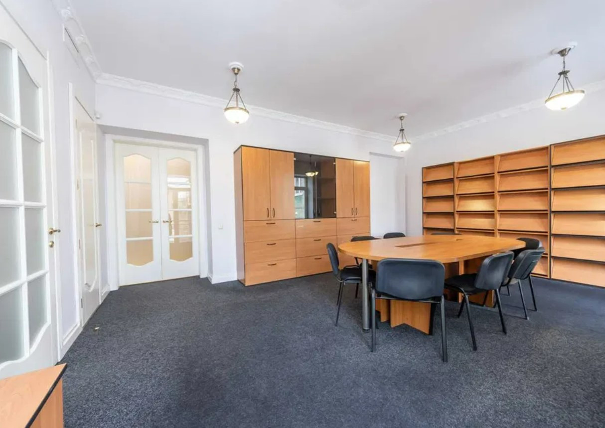 Продажа 5к квартиры в Киеве,  Леонтовича ул., 6А 0
