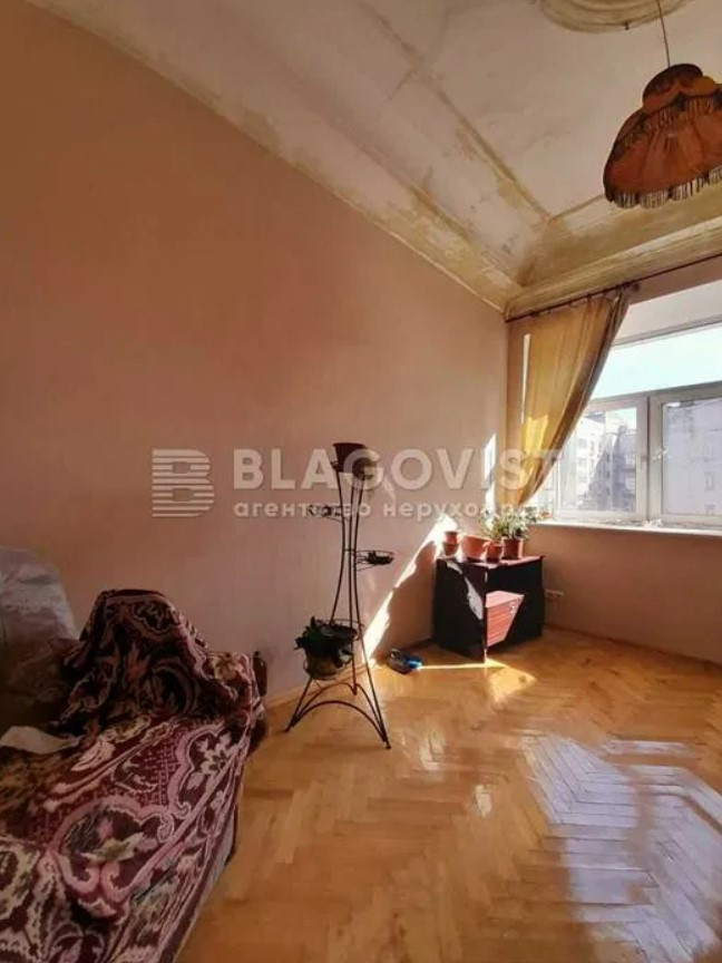 Продажа 3к квартиры в Киеве, Костёльная ул., 11