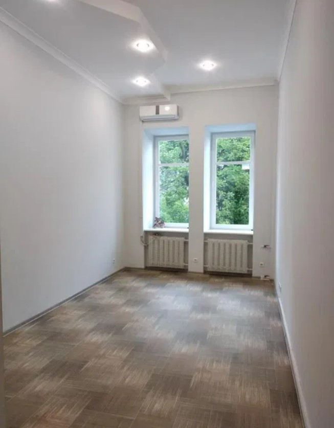 Продаж 3к квартири в Києві, Малопідвальна вул., 15 0