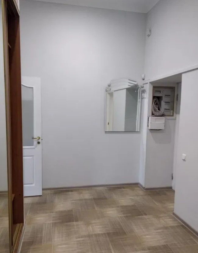 Продаж 3к квартири в Києві, Малопідвальна вул., 15 7