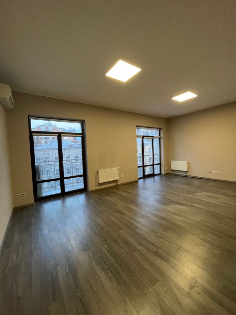 Продажа 5к квартиры в Киеве,  ЖК Капитолий, Крещатик ул., 27Б 0