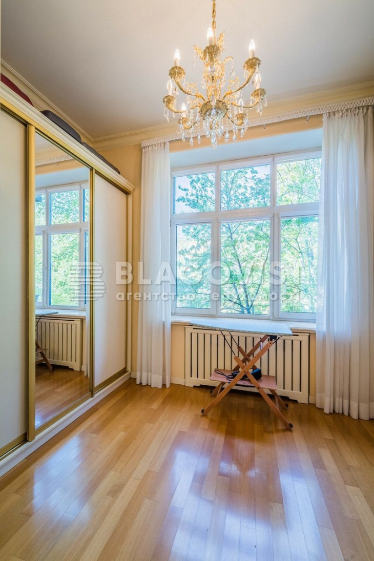 Продажа 3к квартиры в Киеве,  Терещенковская ул., 5 12