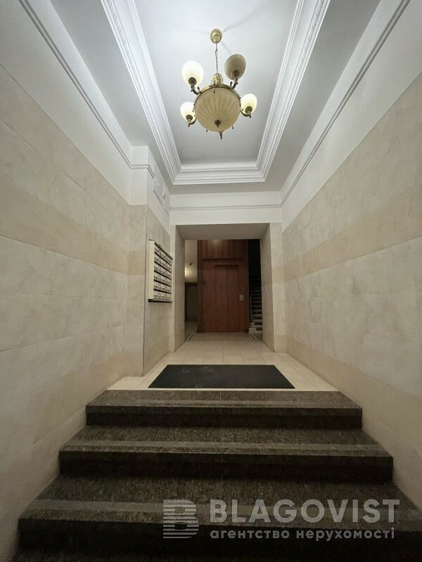 Продажа 3к квартиры в Киеве,  Лютеранская ул., 4 8