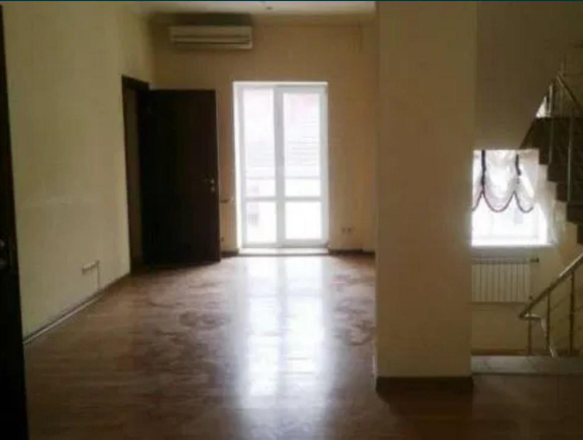 Аренда здания в Киеве, Старонаводницкая ул., 1
