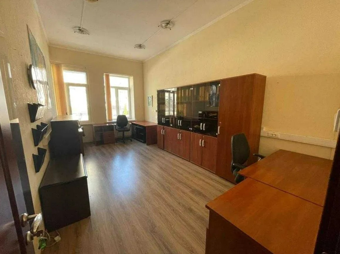 Аренда здания в Киеве, Старонаводницкая ул., 3