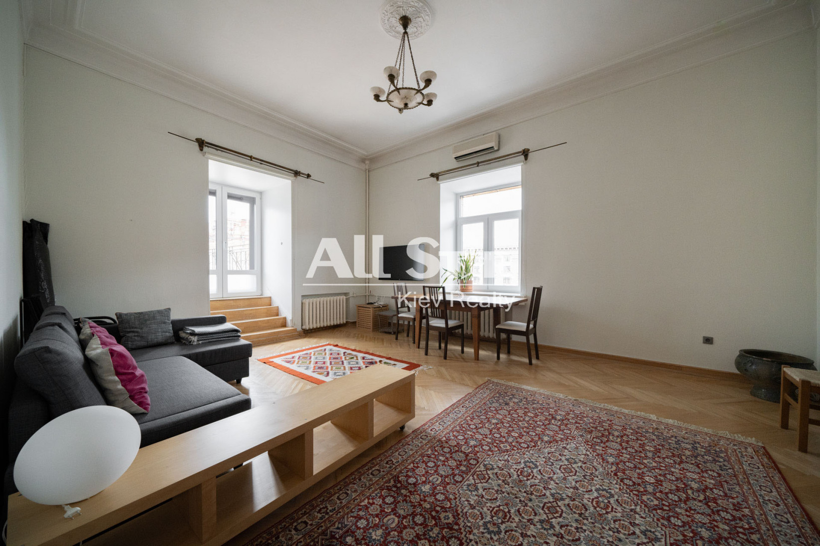 Аренда 3к квартиры в Киеве, Крещатик ул., 15 1