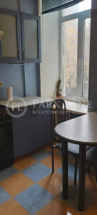 Продажа 3к квартиры в Киеве,  Малая Житомирская ул., 7 4