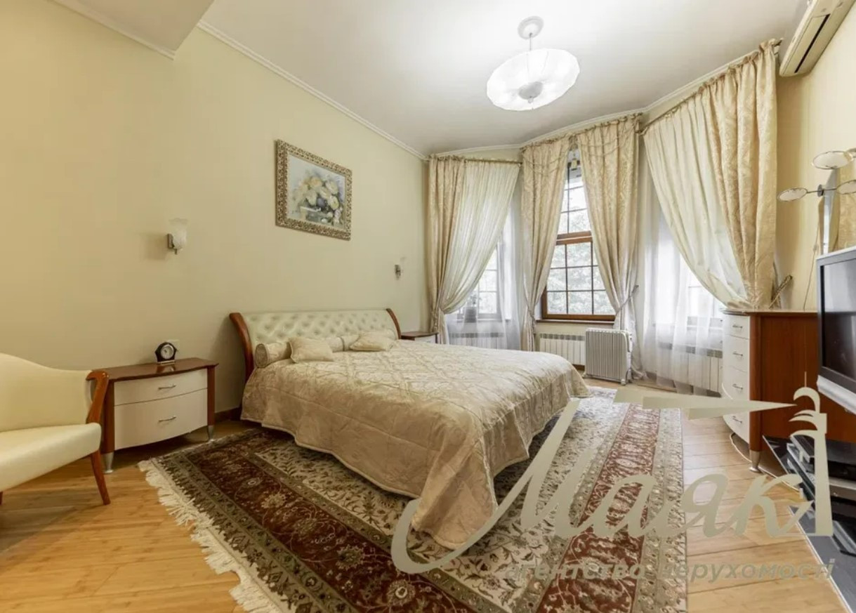Продажа 5к дома в Киеве,  Товарная ул., 5