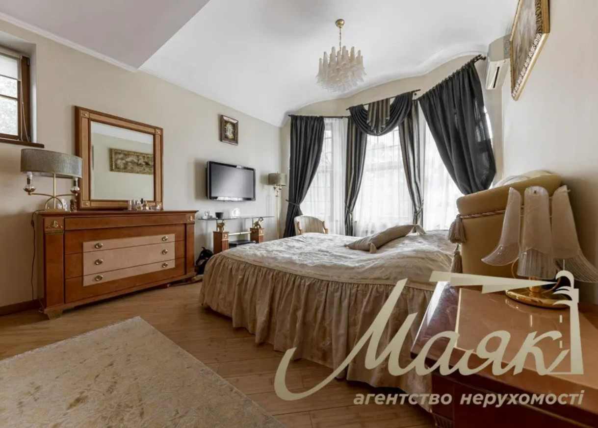 Продажа 5к дома в Киеве,  Товарная ул., 8