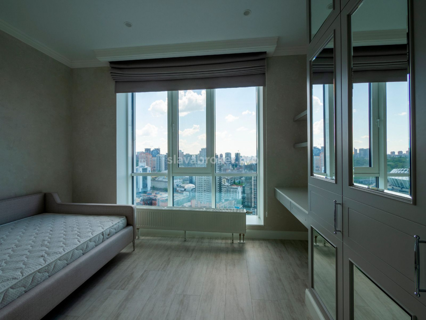 Продажа 2к квартиры в Киеве,  ЖК Роял Тауер, Саксаганского ул., 37К 5