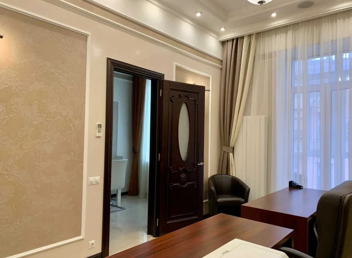 Продажа 2к квартиры в Киеве, Бассейная ул., 5А 13