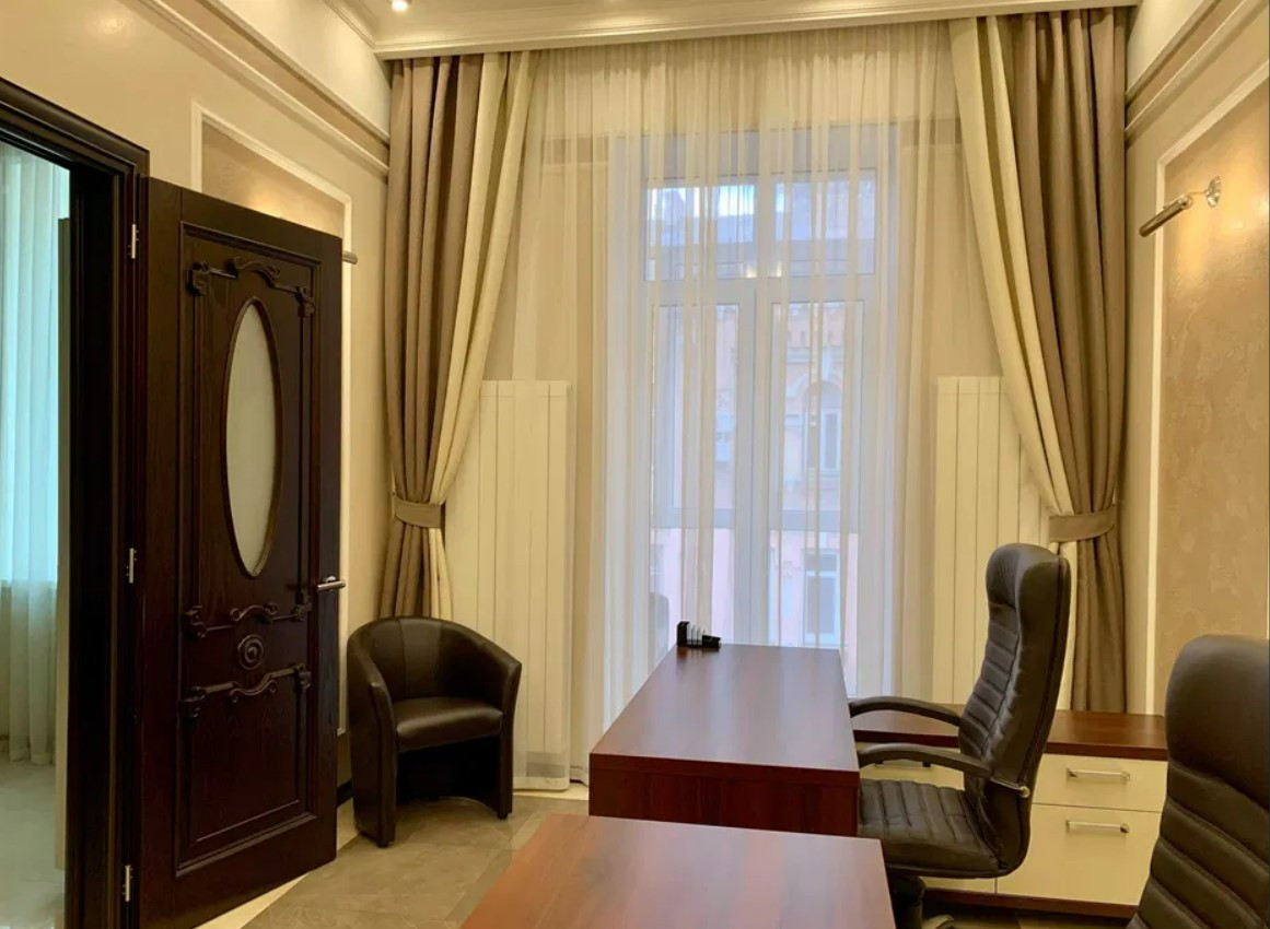 Продажа 2к квартиры в Киеве, Бассейная ул., 5А 19