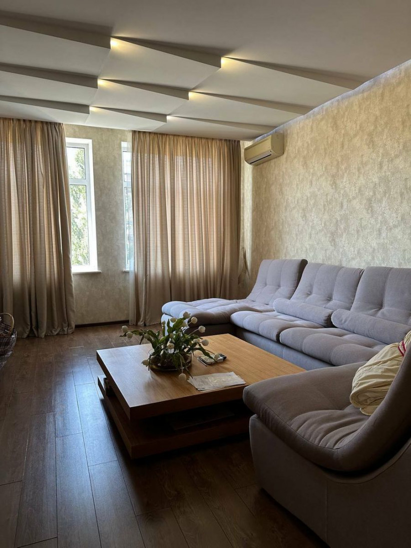 Продажа 2к квартиры в Киеве,  Леси Украинки бульвар, 7а 0