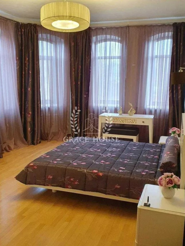 Аренда 7к дома в Киеве, Земляничная ул., 9