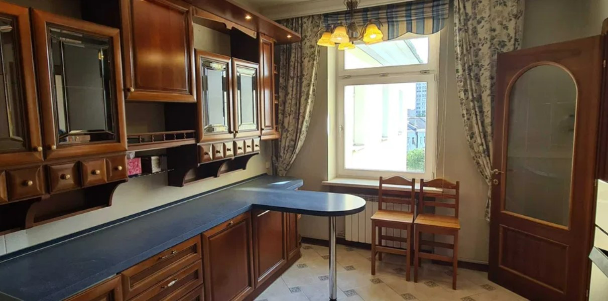 Продажа 5к квартиры в Киеве,  Орлика Филиппа ул., 10 8