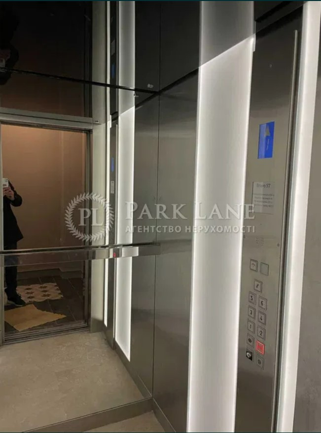 Продажа 3к квартиры в Киеве,  Институтская ул., 13А 1