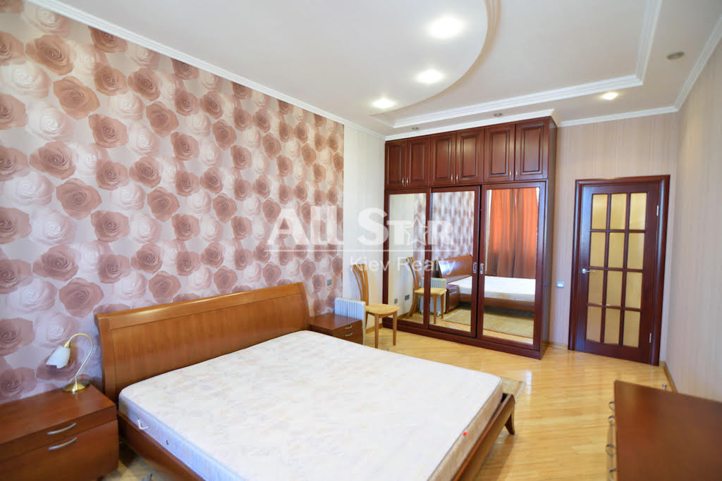 Продажа 3к квартиры в Киеве,  Богдана Хмельницкого ул., 41 12