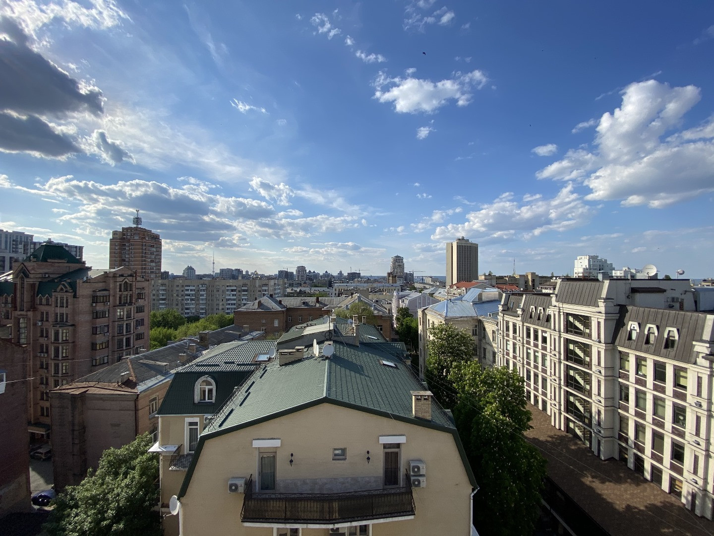 Аренда 3к квартиры в Киеве,  Гончара Олеся ул., 22 1
