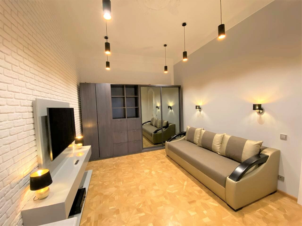 Аренда 3к квартиры в Киеве, Коцюбинского Михаила ул., 5 6