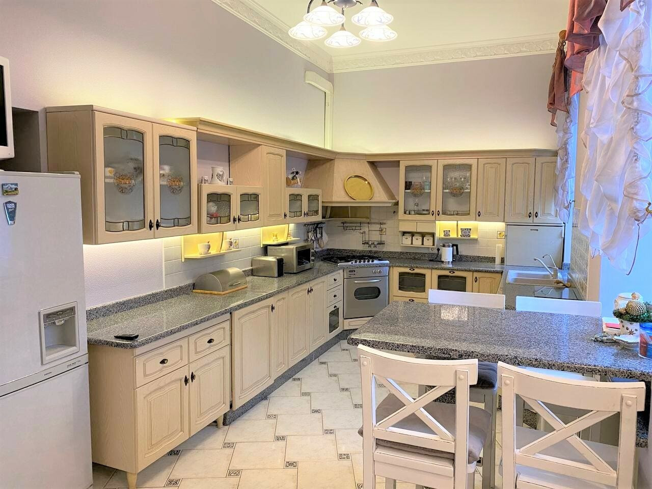Аренда 3к квартиры в Киеве, Коцюбинского Михаила ул., 5 12