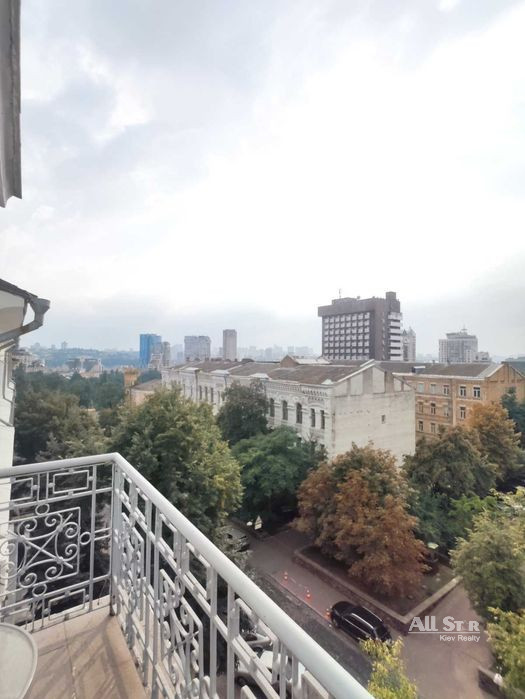 Аренда 3к квартиры в Киеве, Коцюбинского Михаила ул., 5 25