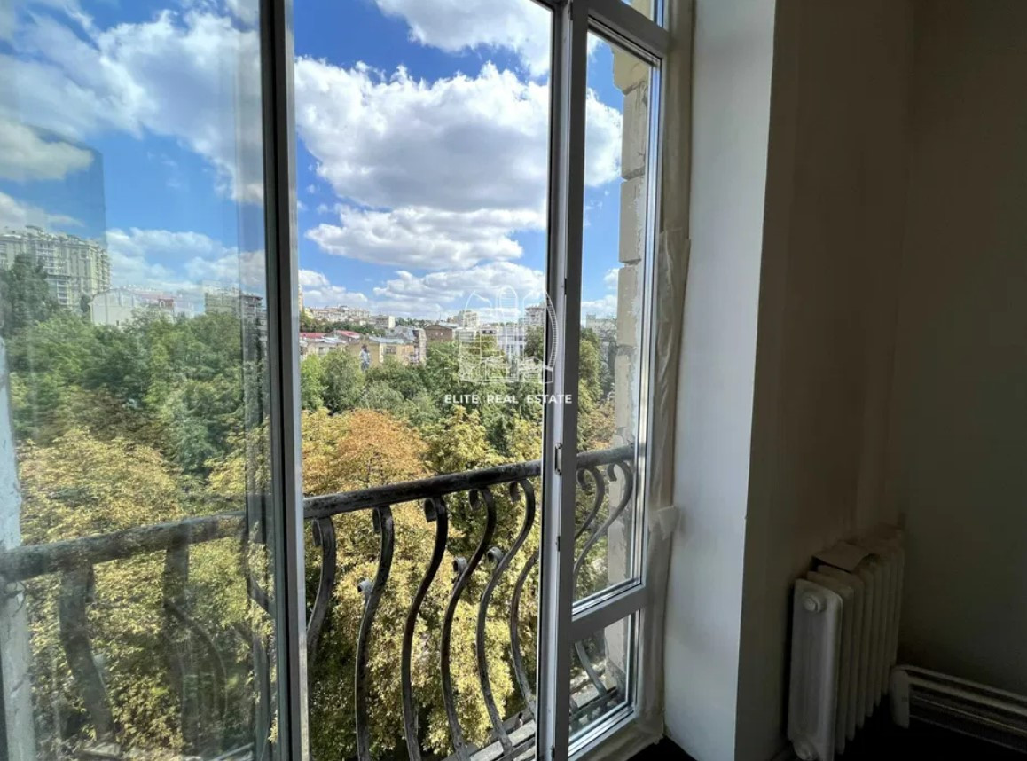 Продажа 4к квартиры в Киеве,  Коцюбинского Михаила ул., 2 4