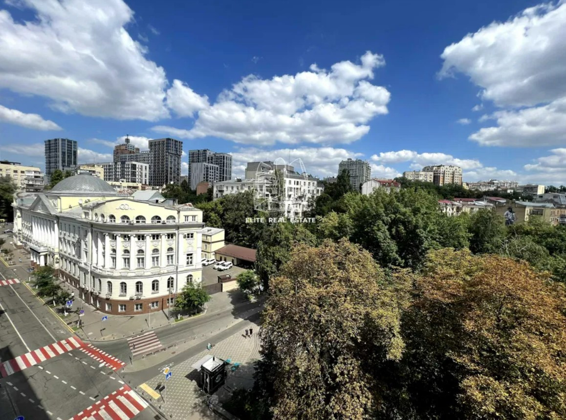 Продажа 4к квартиры в Киеве,  Коцюбинского Михаила ул., 2 5