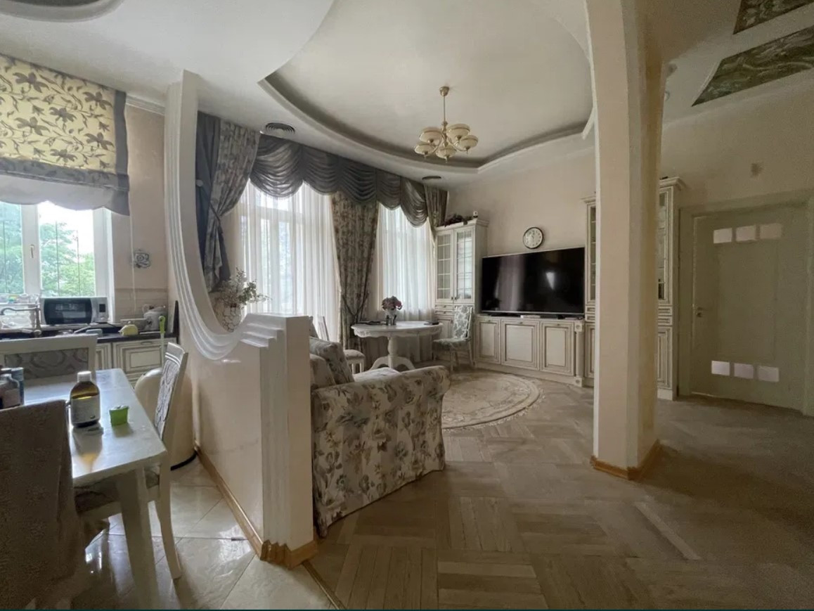 Аренда 5к квартиры в Киеве,  Михайловская ул., 12