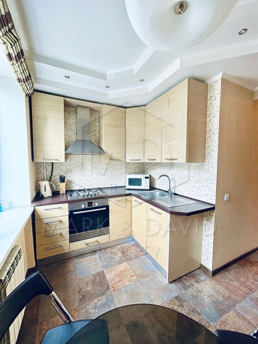 Продажа 2к квартиры в Киеве,  Малая Житомирская ул., 10 6