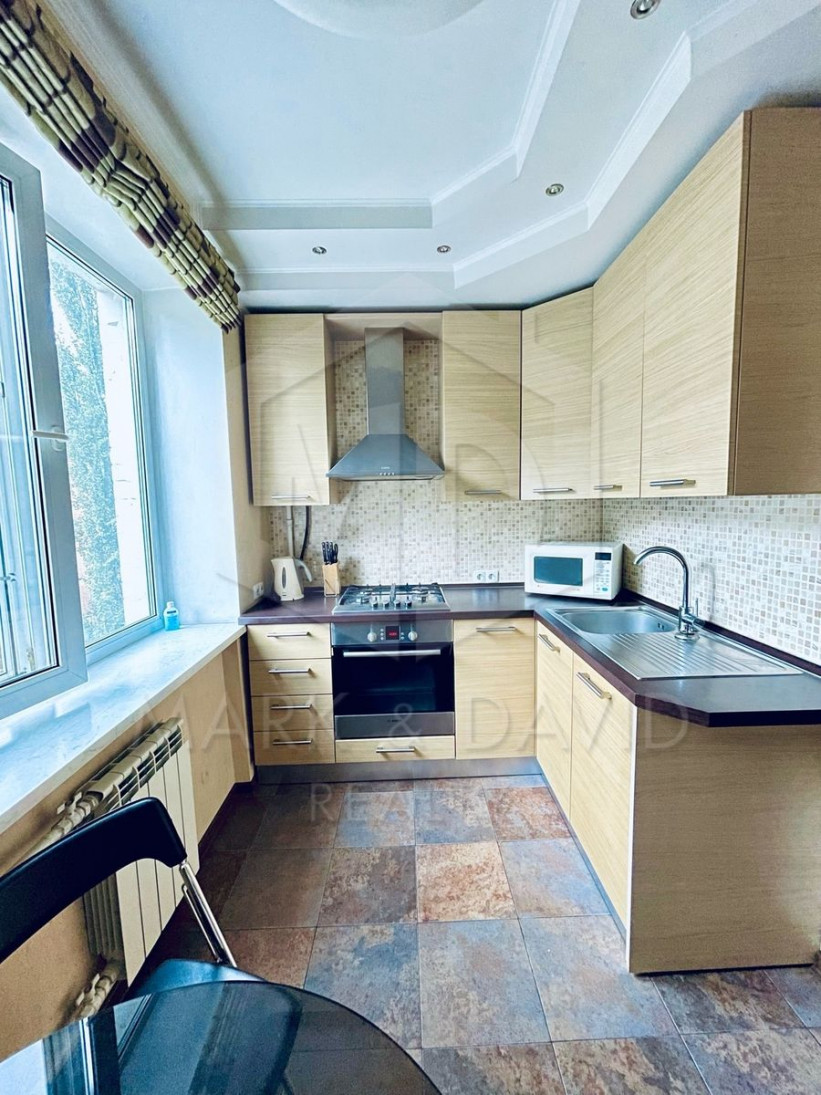 Продажа 2к квартиры в Киеве,  Малая Житомирская ул., 10 8